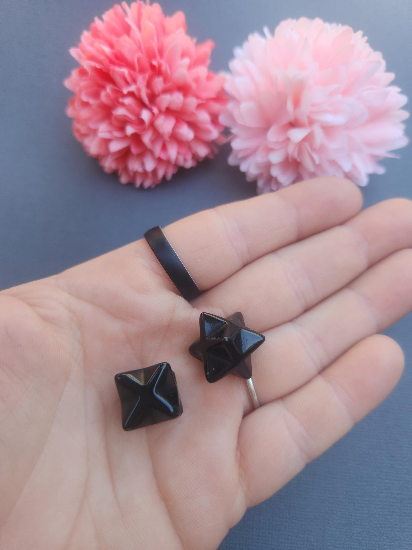 Mini black obsidian merkaba crystal star, polished volcanic glass sacred geometry shape, protective grounding stone for shielding against negative energy, emotional stability and spiritual cleansing, small obsidian healing crystal for meditation, chakra work and energy protection