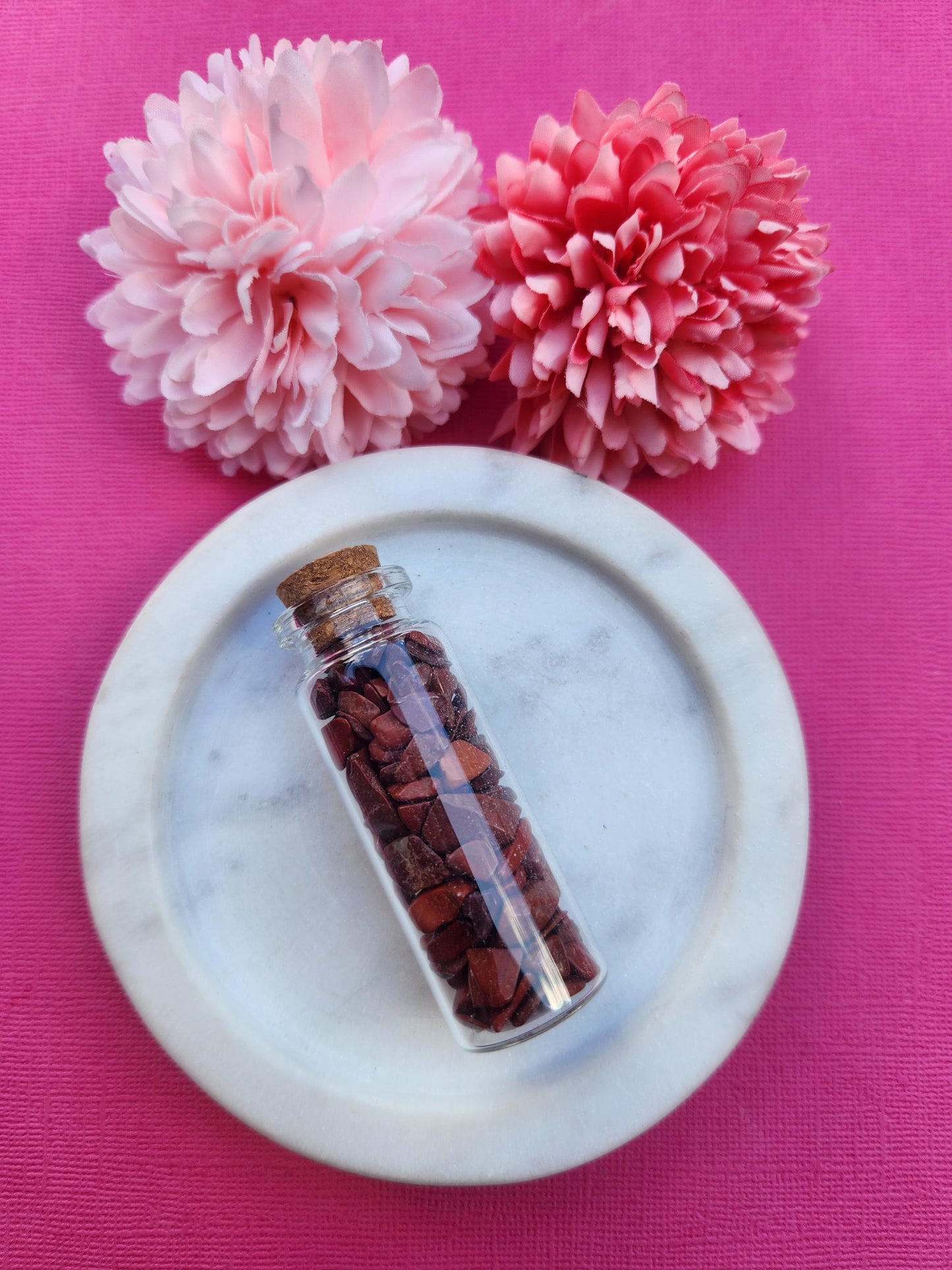 Red Jasper crystal chip wish bottle filled with natural red jasper gemstone chips, mini glass bottle crystal for grounding strength and stability, root chakra healing crystals, red jasper wish bottle for spiritual decor and manifestation