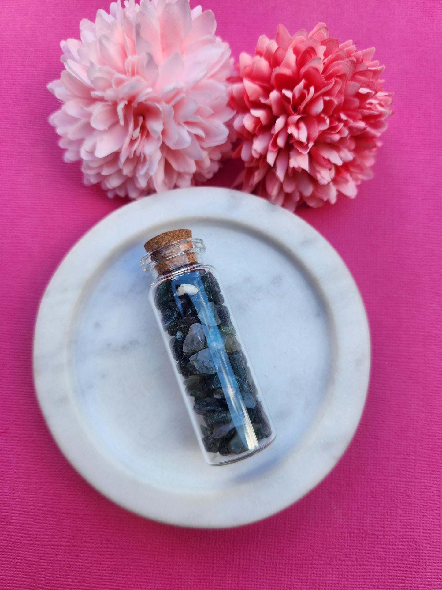 Moss Agate crystal chip wish bottle filled with natural green moss agate gemstone chips, mini glass bottle crystal for growth balance and grounding, earth energy healing crystals, moss agate wish bottle for manifestation and nature inspired decor